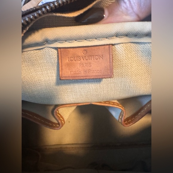 Louis Vuitton Deauville - Picture 10 of 13